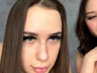 Live webcam model julianalill on Soda Cams