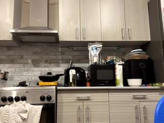 Live webcam model junieskok on Soda Cams