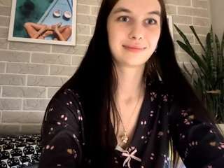 le modèle junieskok est en webcam porno dans un show sur le site camsoda, il possède les tags suivants: average,dirty talk,erotic dance,facial piercings,no drinking,no smoking,role play,smoking,spanking,striptease,tiny tits,twerk,brown hair,hd