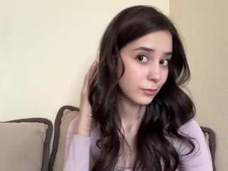 Live webcam model krystynakaer on Soda Cams