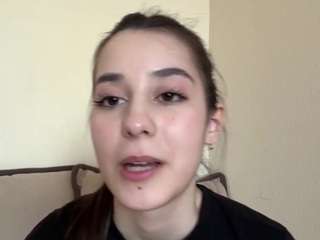 Live webcam model krystynakaer on Soda Cams