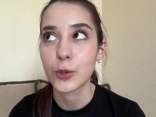 Live webcam model krystynakaer on Soda Cams