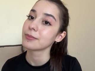 Live webcam model krystynakaer on Soda Cams