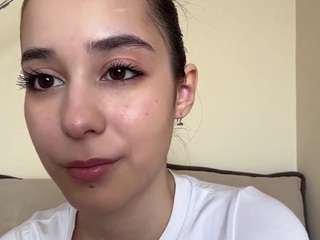 Live webcam model krystynakaer on Soda Cams