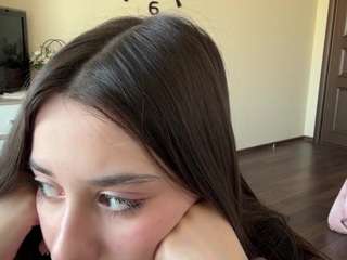 le modèle krystynakaer est en webcam porno dans un show sur le site camsoda, il possède les tags suivants: ahegao,shaved pussy,middle aged,milf,naked,nature,no drinking,no smoking,ohmibod,petite,sexting,small tits,lingerie,spank,spanking,squirter,strip,striptease,tattoos,tease