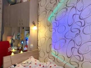 Live webcam model loriswansley on Soda Cams