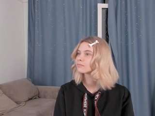 Live webcam model manuelacravatta on Soda Cams