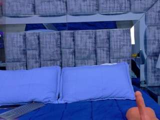 Live webcam model samantha-mont on Soda Cams