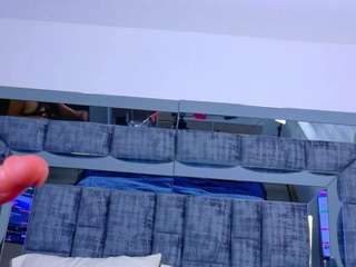 Live webcam model samantha-mont on Soda Cams