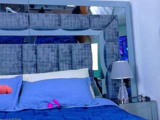 Live webcam model samantha-mont on Soda Cams