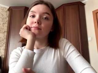 tamerakindler, female webcam model,  years old, on live webcam