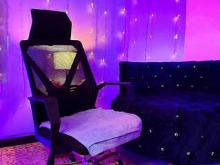 wakanda-27's CamSoda show and profile