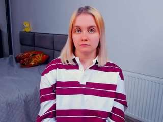 elinorhensel Live Webcam on CamSoda