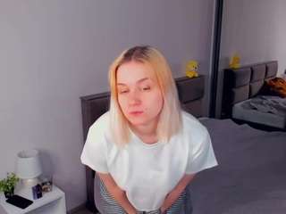 Live webcam model elinorhensel on Soda Cams