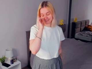 Live webcam model elinorhensel on Soda Cams