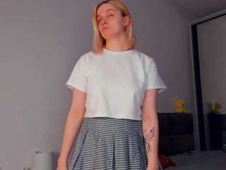 elinorhensel's CamSoda show and profile