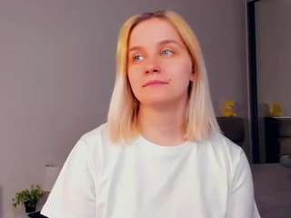 Live webcam model elinorhensel on Soda Cams