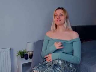 elinorhensel Live Webcam on CamSoda