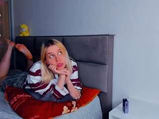 le modèle elinorhensel est en webcam porno dans un show sur le site camsoda, il possède les tags suivants: ahegao,orgasm,lesbian,lush,massage,natural,nipple piercings,no drinking,no smoking,ohmibod,sex toys,handjob,skinny,smoking,solo,squirter,striptease,tattoos,teen 18,wet