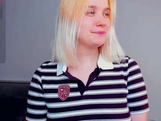 elinorhensel Live Webcam on CamSoda