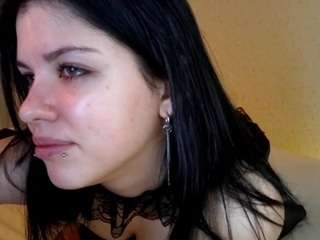 latonyahurlebaus live cam profile