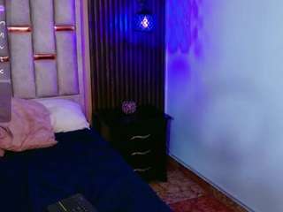 Live webcam model scarletttss on Soda Cams