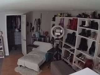 Miss Olivia Black Dressing Room