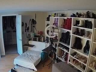 Miss Olivia Black Dressing Room