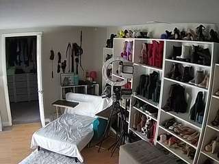 voyeurcam-missoliviablack-03 from CamSoda is Freechat