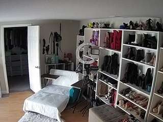 Miss Olivia Black Dressing Room