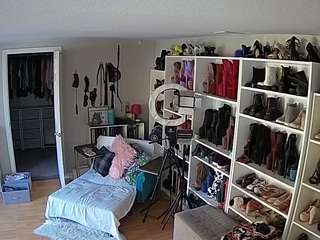 Miss Olivia Black Dressing Room