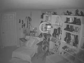 Miss Olivia Black Dressing Room