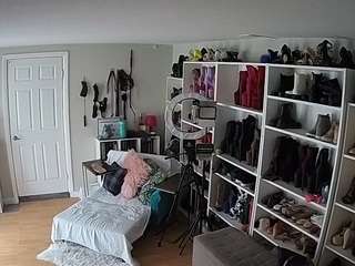 Miss Olivia Black Dressing Room