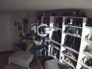 voyeurcam-missoliviablack-03's CamSoda show and profile