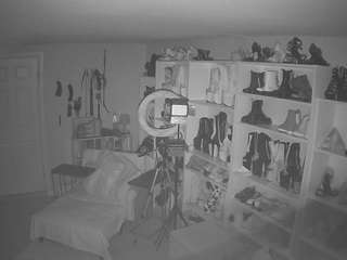 voyeurcam-missoliviablack-03's CamSoda show and profile