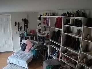 Miss Olivia Black Dressing Room live webcam on Soda Cams