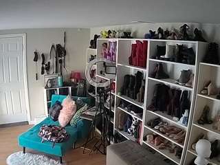 voyeurcam-missoliviablack-03's CamSoda show and profile