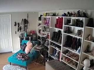 voyeurcam-missoliviablack-03's CamSoda show and profile