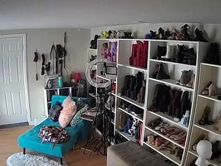 voyeurcam-missoliviablack-03's CamSoda show and profile