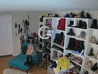 Miss Olivia Black Dressing Room