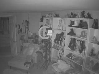 Miss Olivia Black Dressing Room