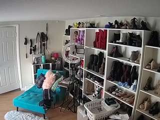 voyeurcam-missoliviablack-03's CamSoda show and profile