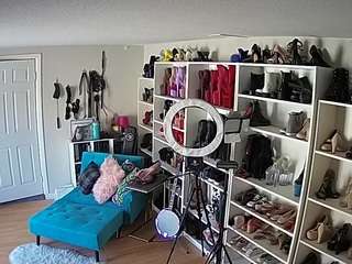 voyeurcam-missoliviablack-03