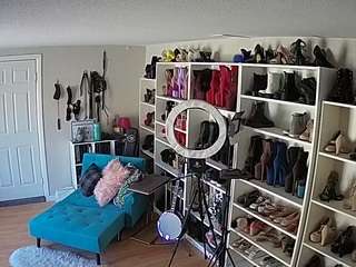 voyeurcam-missoliviablack-03