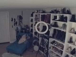 Miss Olivia Black Dressing Room