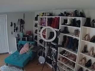 Miss Olivia Black Dressing Room