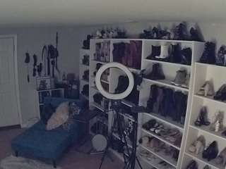 Miss Olivia Black Dressing Room