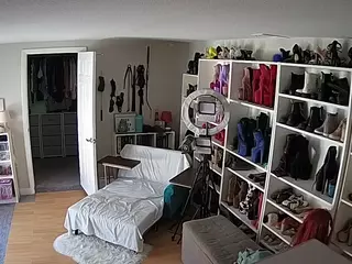 Miss Olivia Black Dressing Room's Live Sex Cam Show