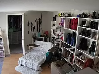 Miss Olivia Black Dressing Room's Live Sex Cam Show