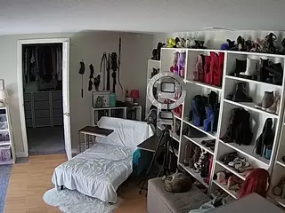 Miss Olivia Black Dressing Room's Live Sex Cam Show